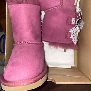 BNIB UGG boots toddler size 6